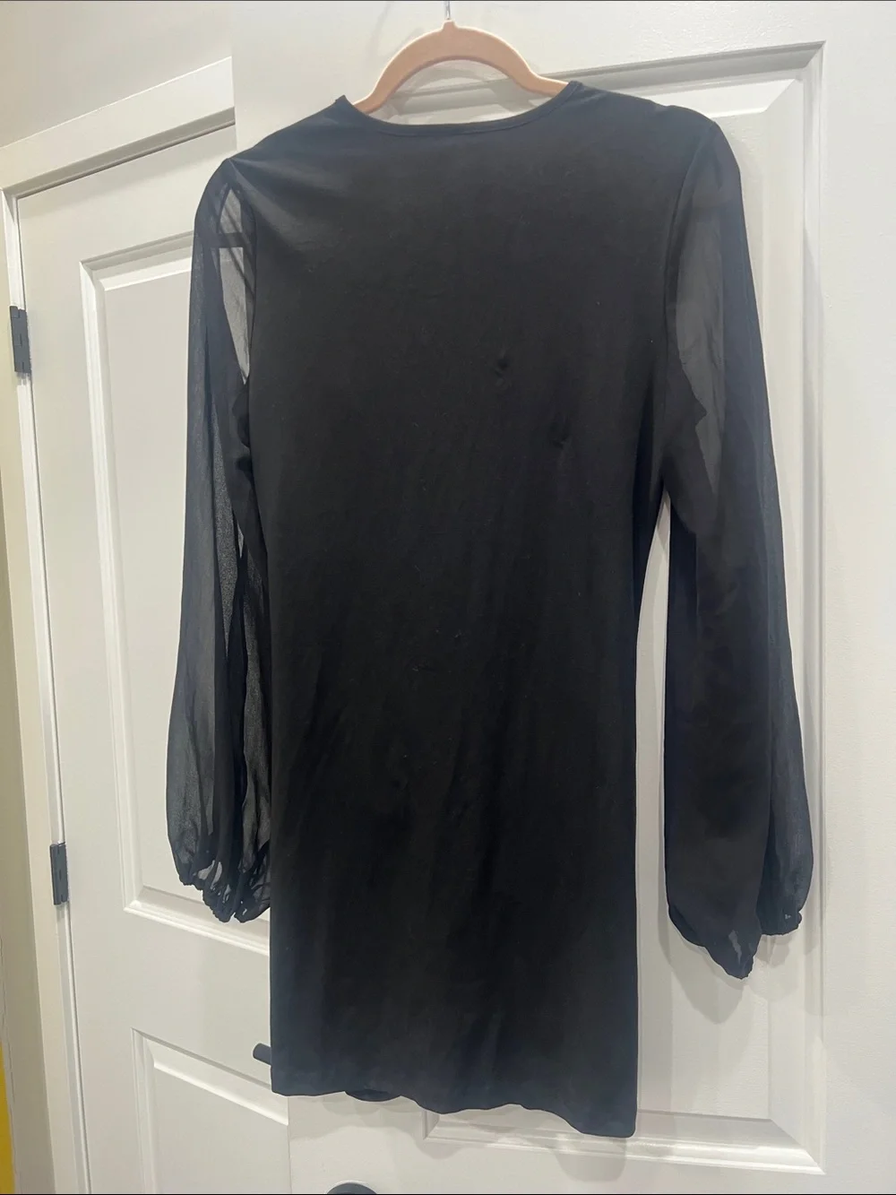 t Black Gathered V-Neck Long Sleeve Dress - Picture 3 of 3